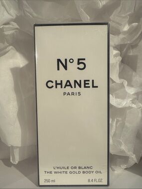 CHANEL N°5 White and Black Luxury Body Oil Packaging authentic